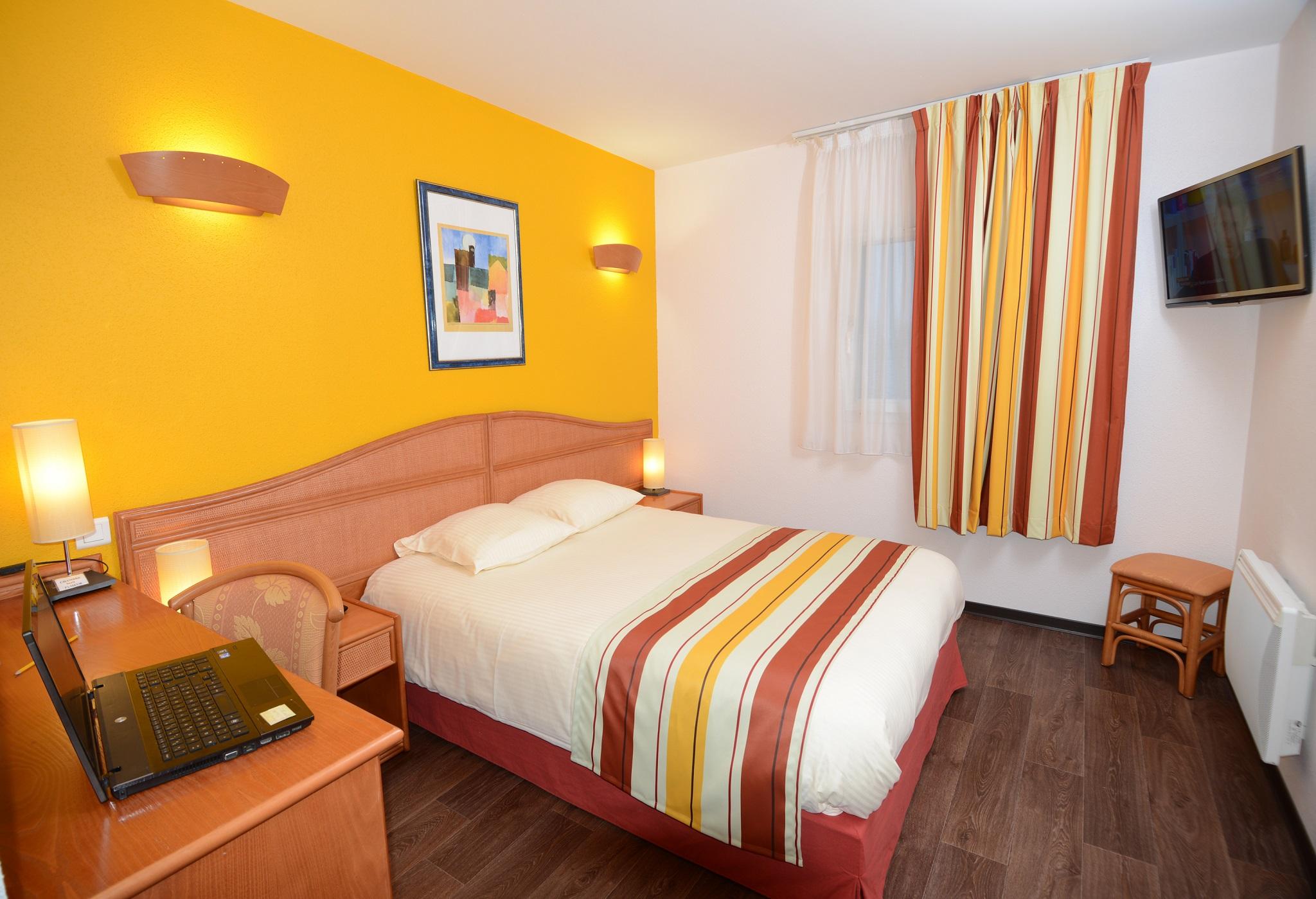 B&B Hotel Strasbourg Aeroport Holtzheim Exteriör bild