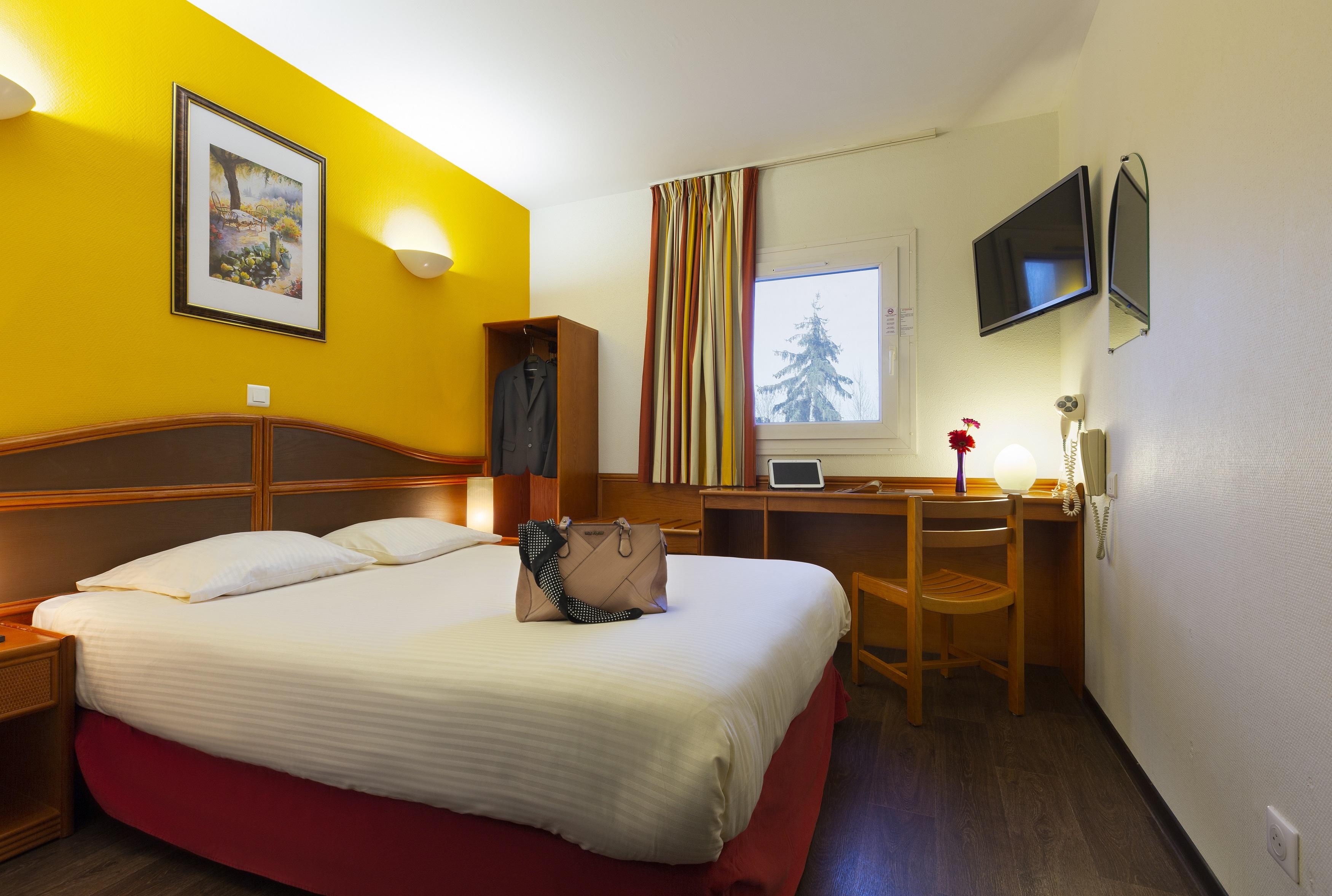 B&B Hotel Strasbourg Aeroport Holtzheim Exteriör bild