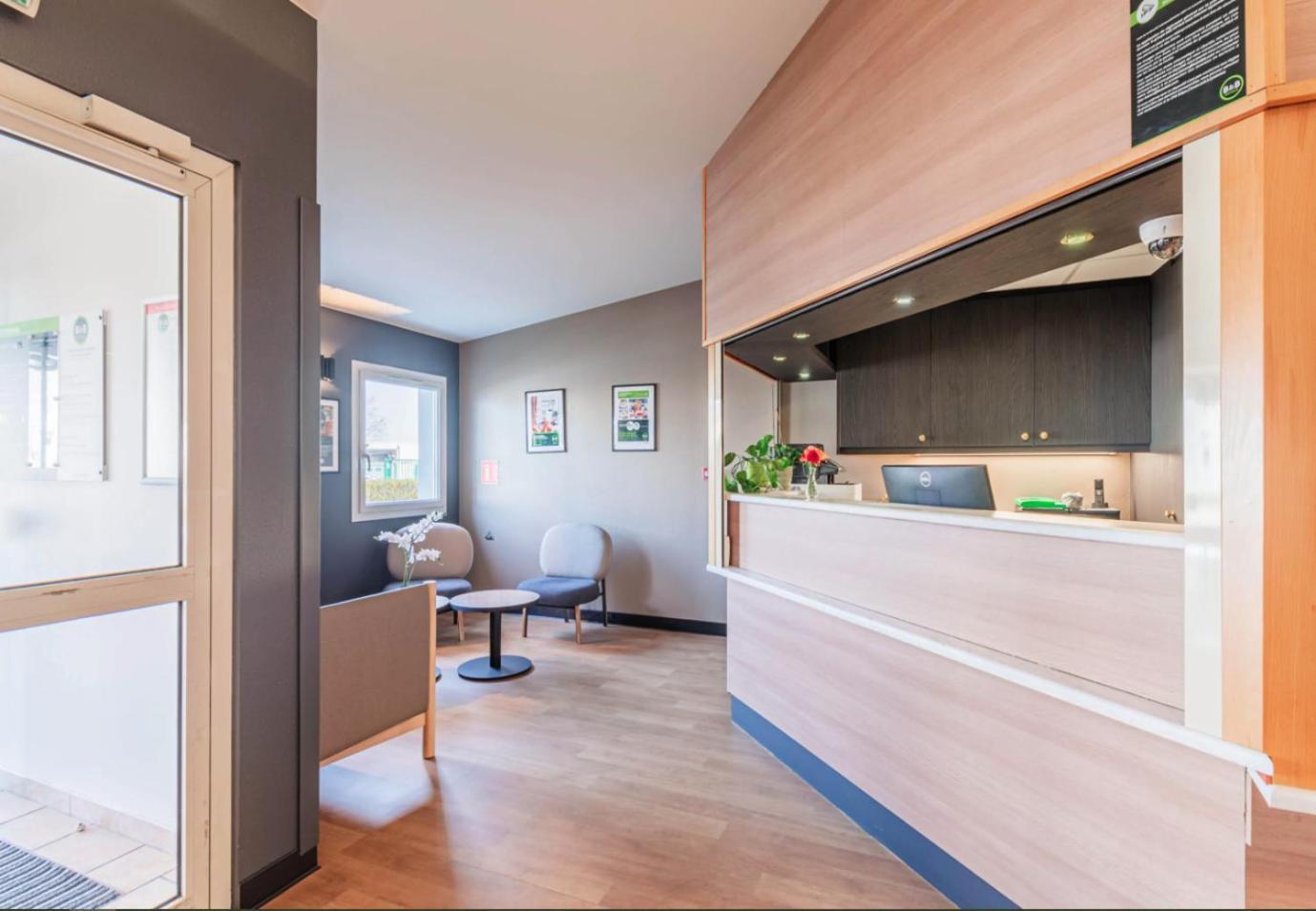 B&B Hotel Strasbourg Aeroport Holtzheim Exteriör bild